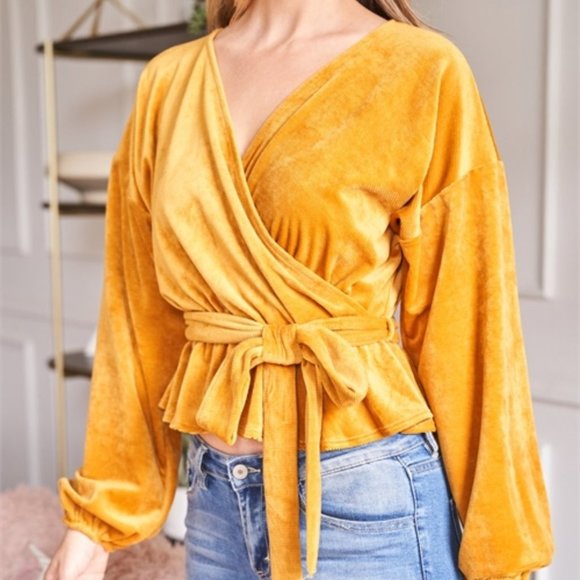 velour bishop sleeve belted MUSTARD TOP - Picture 7 of 7